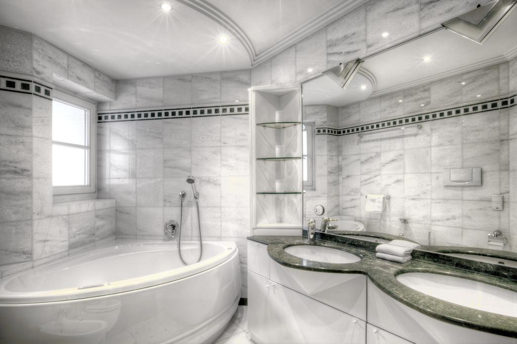 Alexander Mountain-Lodge San Vigilio Di Marebbe Bilik gambar